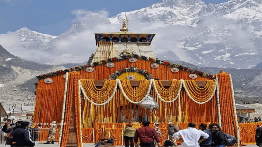 शुक्रवार को खुलेंगे केदारनाथ धाम के कपाट, तैयारियां पूरी, फूलों से सजाया गया बाबा का दरबार